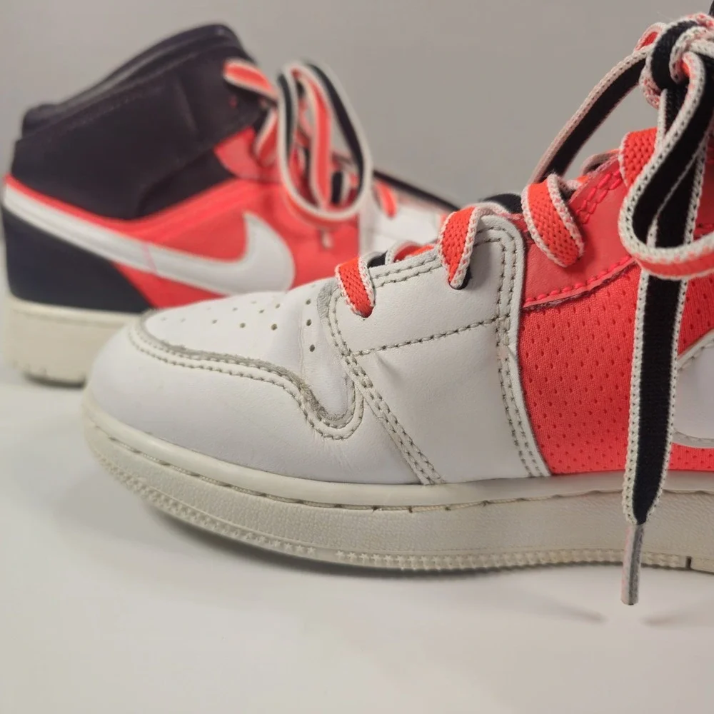 Nike Air Jordan 1 Mid SE GS White Infrared FB4417-016 Size 7Y Womens 8.5